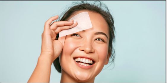 10 Essential Skincare Tips to Reduce Breakouts Naturally