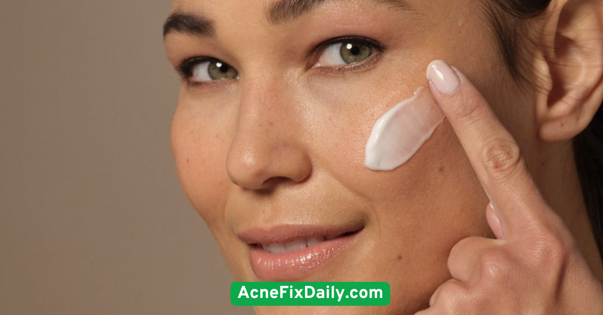  Apply a Lightweight, Oil-Free Moisturizer