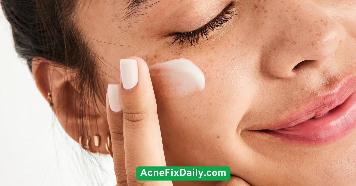 Hydrate with a Lightweight, Oil-Free Moisturizer