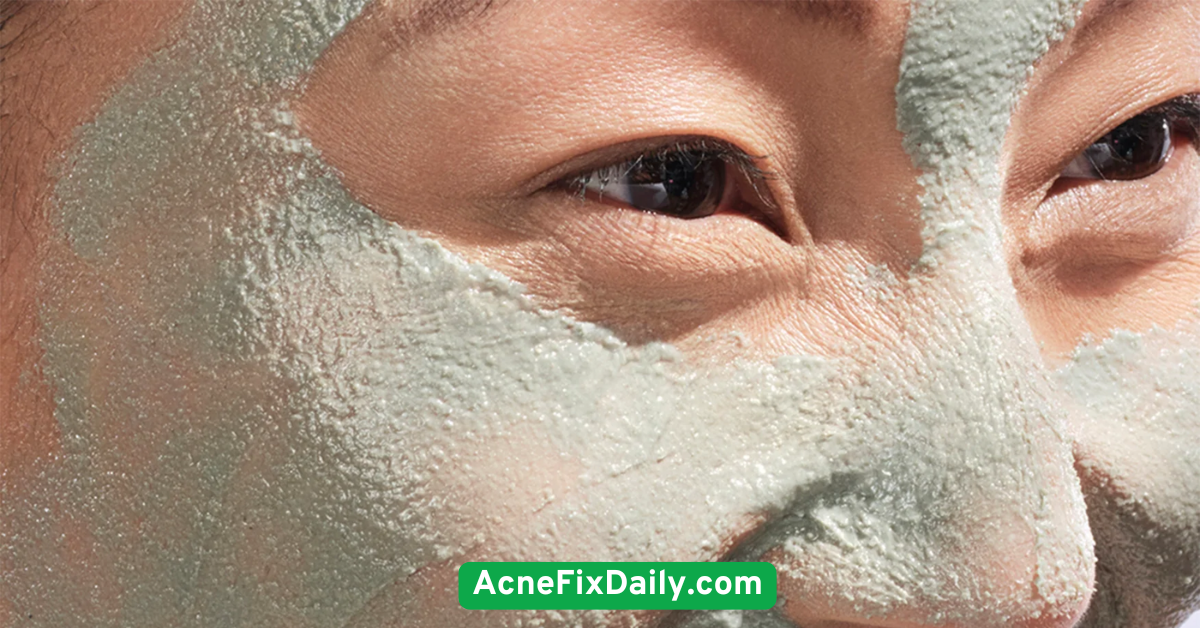  Use Clay Masks to Absorb Excess Oil
