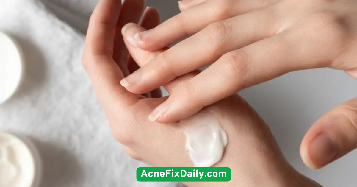 Apply Oil-Free Moisturizers